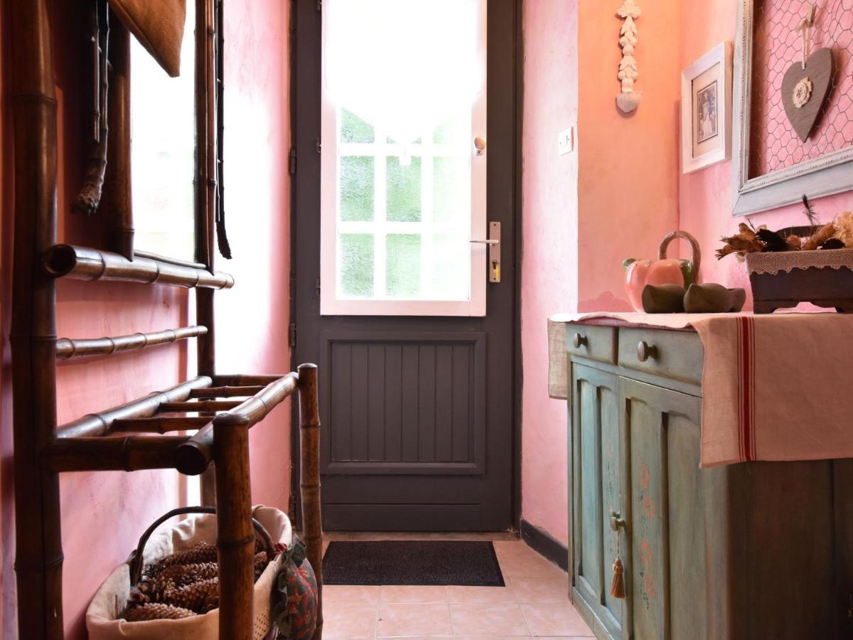 Charming Holiday Home Mezy-Moulins Exterior photo