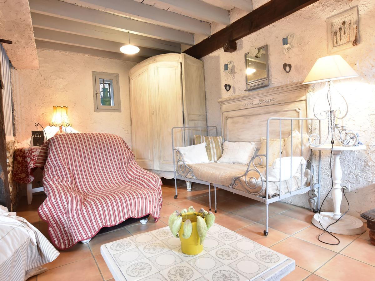 Charming Holiday Home Mezy-Moulins Exterior photo